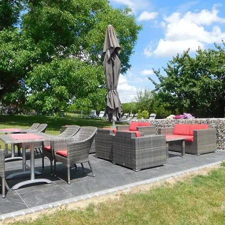 Zur Jurahohe 3*